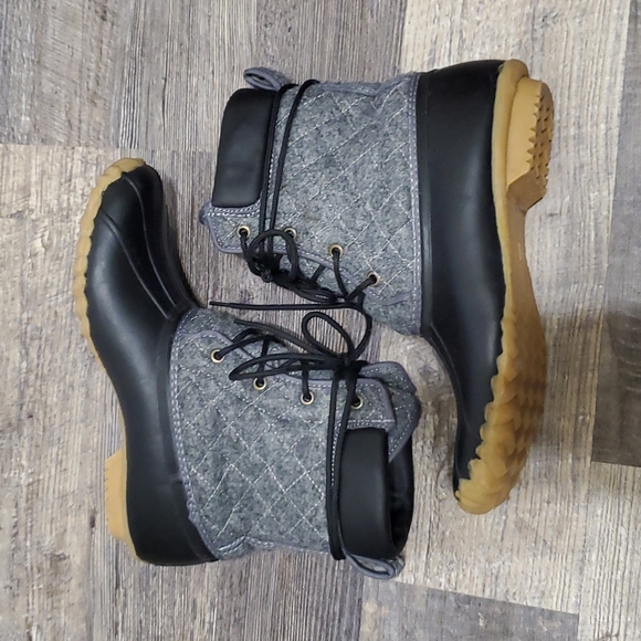 Western Chief Quilted Four Eye Duck Boots - Picture 6 of 11